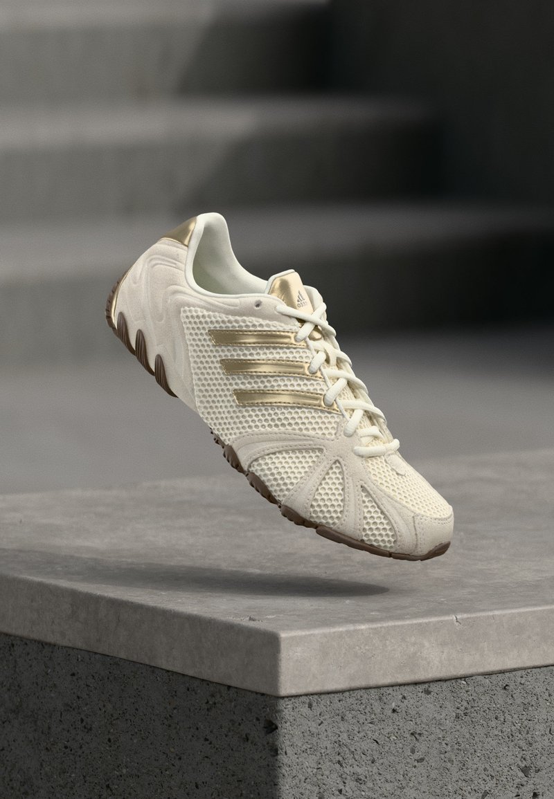 adidas Originals GHOST SPRINT off white/tech metallic/earth strata/off-white
