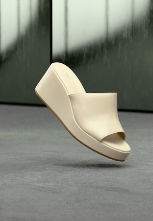 Mules med hæl - white