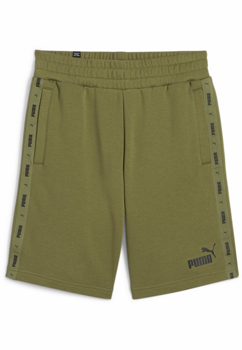 Olivengrønne shorts med snor i taljen, sidelommer og sorte logo-detaljer på kanten og siderne. Blød, jersey-lignende tekstur.