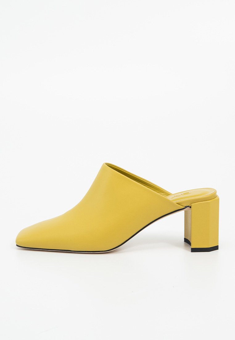BY FAR Muiltjes met hak geel BY FAR Muiltjes met hak geel