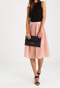 Dorothy Perkins Kuvertväska - black