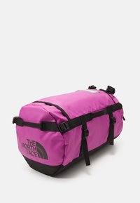 The North Face BASE CAMP DUFFEL S UNISEX - Reiseveske - violet crocus/black
