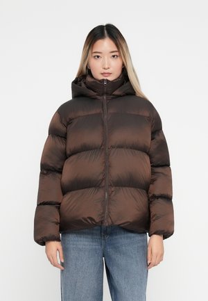 PCMILLA SHINY PUFFER JACKET HOOD - Veste d'hiver - hot fudge