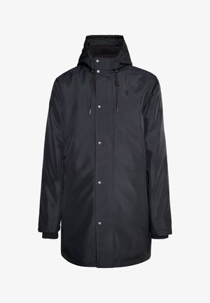 Czarna wodoodporna parka z kapturem, zapinana na zatrzaski, z bocznymi kieszeniami i prążkowanymi mankietami, wykonana z trwałego materiału syntetycznego.