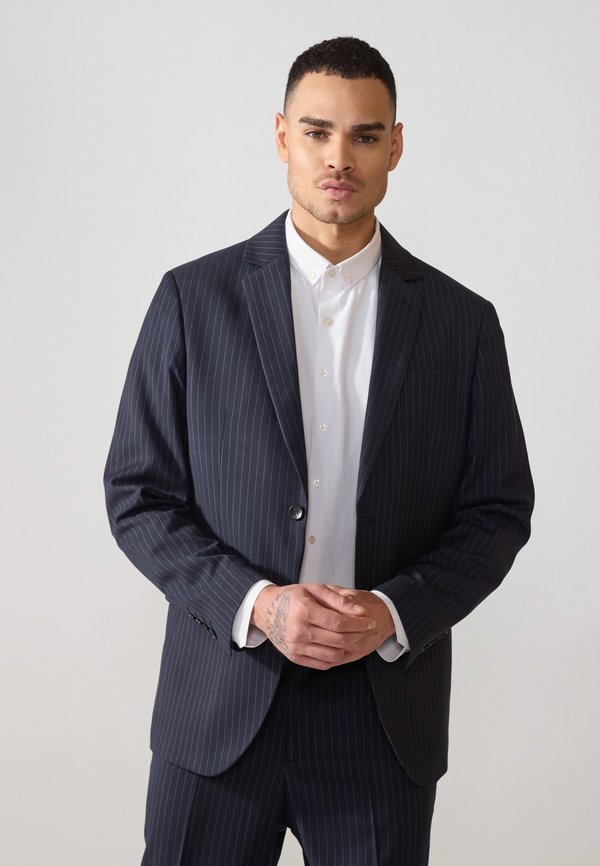 PINSTRIPE SUIT - Suit4