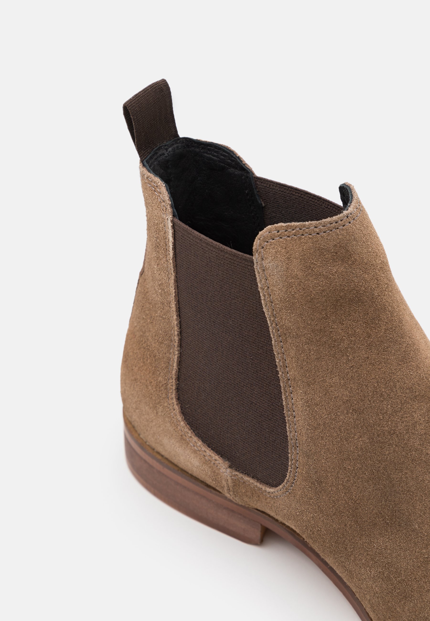 zign chelsea boots