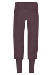 Lila, kurze Sweatpants mit einem breiten, gerafften Bund und elastischen Bündchen. Hergestellt aus einem weichen, dehnbaren Material für optimalen Komfort.
