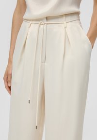 s.Oliver BLACK LABEL Tygbyxor - beige