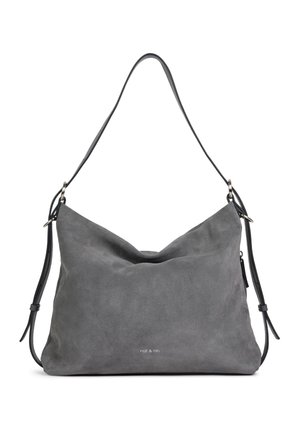 Sac à bandoulière en daim gris avec des bretelles réglables, une forme souple et décontractée, et un petit logo "nat & nin" centré près du bas.