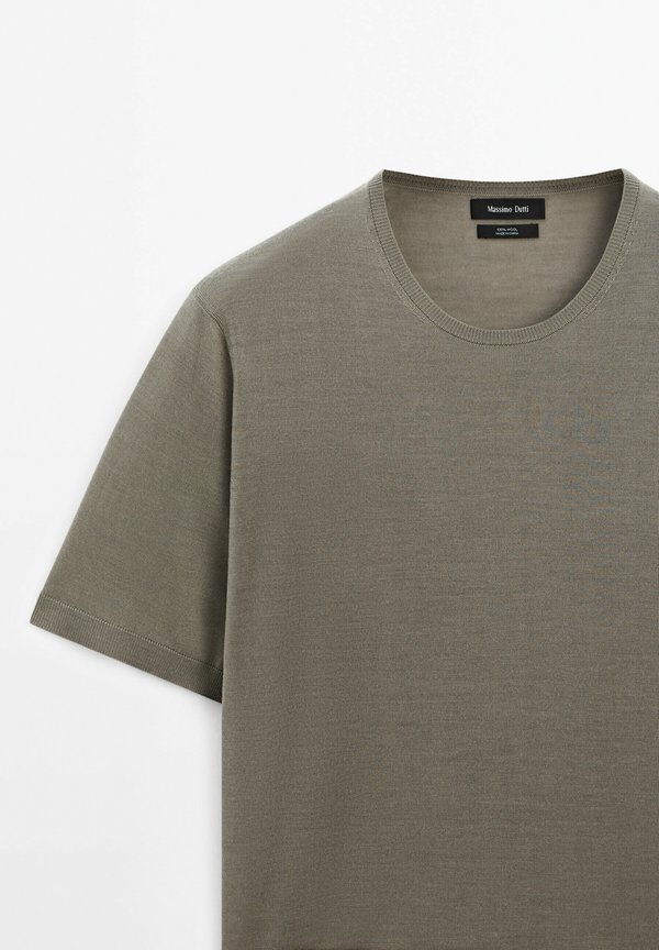Basic T-shirt - khaki3