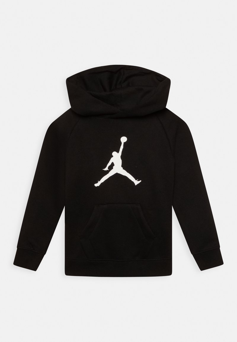 Schwarzer Kapuzenpullover mit Fronttasche, auf der Rückseite mit einem großen weißen Jumpman-Logo. Hergestellt aus weichem Stoff, mit gerippten Bündchen.