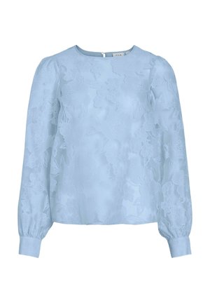 Blouse bleu clair à manches longues avec broderie florale subtile, col rond et fermeture par bouton au niveau du col arrière.