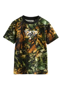 Kurzärmeliges T-Shirt mit einem Muster aus schwarzem, grünem und orangefarbenem Laub sowie einem "TOKYO"-Schriftzug. Aus Baumwolle, mit Rundhalsausschnitt.