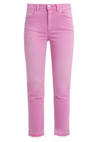 Jeans de mezclilla rosa con cintura alta, diseño de pierna recta y dobladillo deshilachado. Cuenta con cinco bolsillos y cierre de botón metálico.