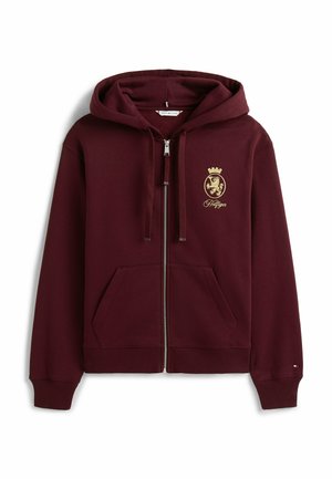 Bordeaux zip-up hoodie lavet af bomuldsblanding, med en kængurupocket, snoretræk i hætten og guld løveemblem med krone.
