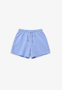 Pantalones cortos de mezcla de algodón azul claro con cintura elástica, cierre con cordón y costuras laterales. Ajuste flexible y casual. Sin bolsillos.