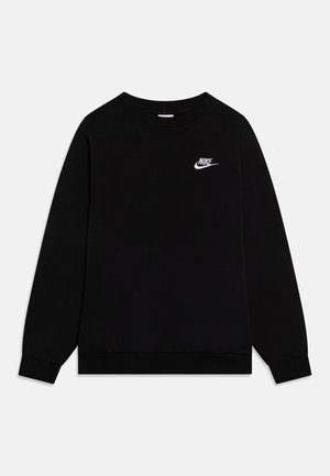 Sudadera negra de manga larga, con cuello redondo y un logo de Nike blanco en el lado izquierdo del pecho. Fabricada con tela suave, presenta puños y dobladillo acanalados.