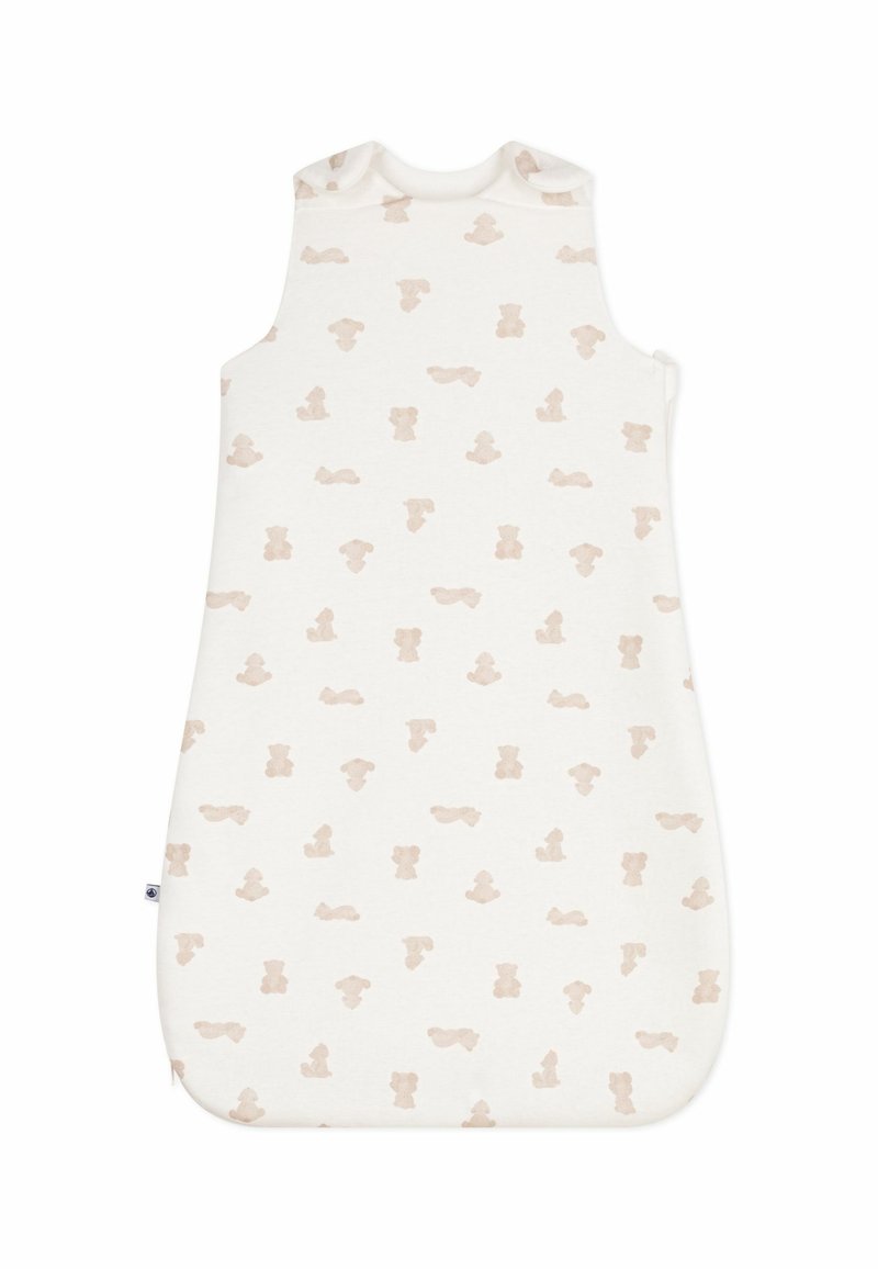 Bawełniany śpiworek dla niemowląt w białym kolorze z jasnobeżowym wzorem misia, bez rękawów, z zaokrąglonym dekoltem i zaokrąglonymi dolnymi krawędziami.