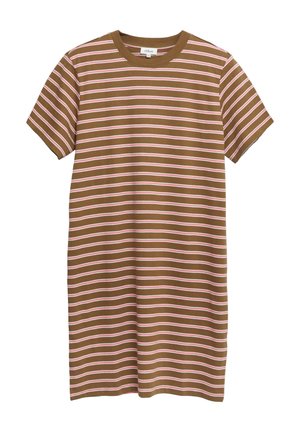 Brązowa sukienka typu t-shirt z krótkim rękawem z cienkimi białymi i różowymi poziomymi paskami, okrągłym dekoltem i luźnym krojem.