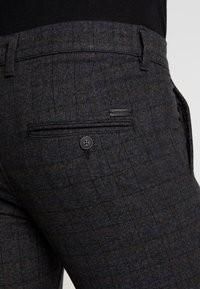 Jack & Jones Trousers - black