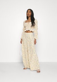 Glamorous WIDE LEG TROUSERS - Calças - orange