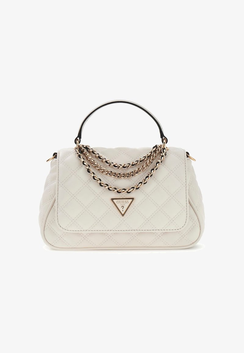 Sac à main blanc matelassé avec doubles anses en chaîne dorée, détail de logo triangulaire et texture lisse. Présente une forme structurée et arrondie.