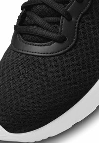 Nike Sportswear TANJUN - Baskets basses - black