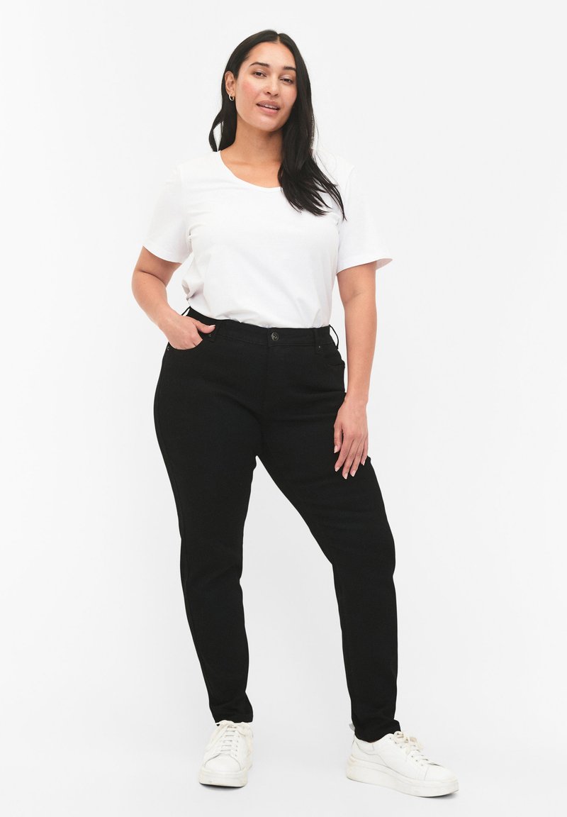 Zizzi - EMILY MIT NORMALER TAILLE - Jeans Slim Fit - black, Vergrößern