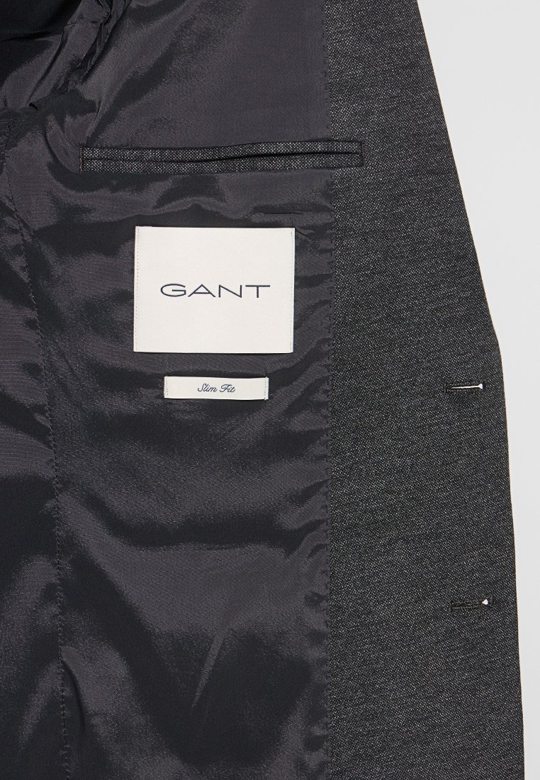 SLIM FIT