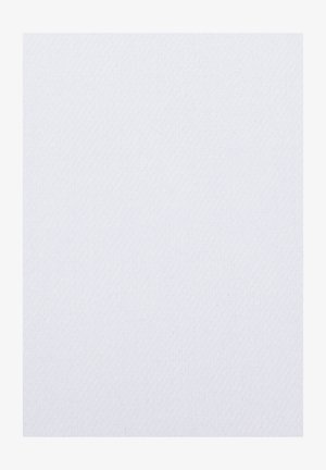 Biały materiał tekstylny o fakturze z gładkim wykończeniem, odpowiedni do różnych zastosowań, takich jak odzież czy wyposażenie wnętrz.