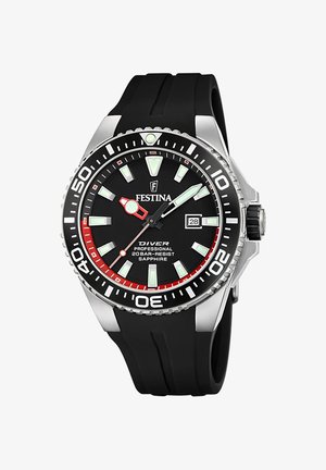 Črno potapljaško uro s silikonskim paščkom, ohišjem iz nerjavečega jekla in črnim številčnico, ki vsebuje svetleče markerje, rdeče poudarke in prikaz datuma.