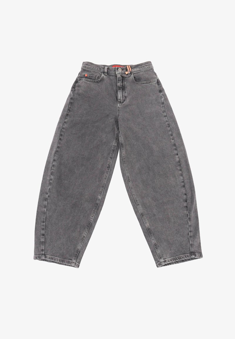 Jeans in denim grigio antracite a vestibilità ampia con chiusura a bottone frontale, zip e design a cinque tasche, disposti piatti su sfondo bianco.