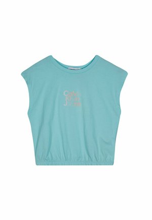 Camiseta recortada de color azul claro, hecha de algodón, con mangas cortas, un escote redondeado y un pequeño diseño de logo blanco en la parte delantera.