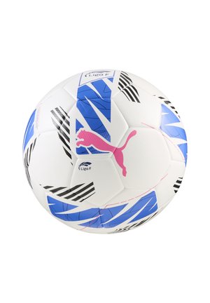 Ballon de football blanc avec des motifs géométriques bleus, noirs et roses, arborant un logo Puma rose et la marque "Liga F".