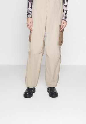 BDG Urban Outfitters CONTRAST - Παντελόνι cargo - beige