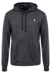 Donkergrijze hoodie van zacht materiaal, voorzien van een kangoeroezak, een verstelbare capuchon en een klein wit logo op de borst.