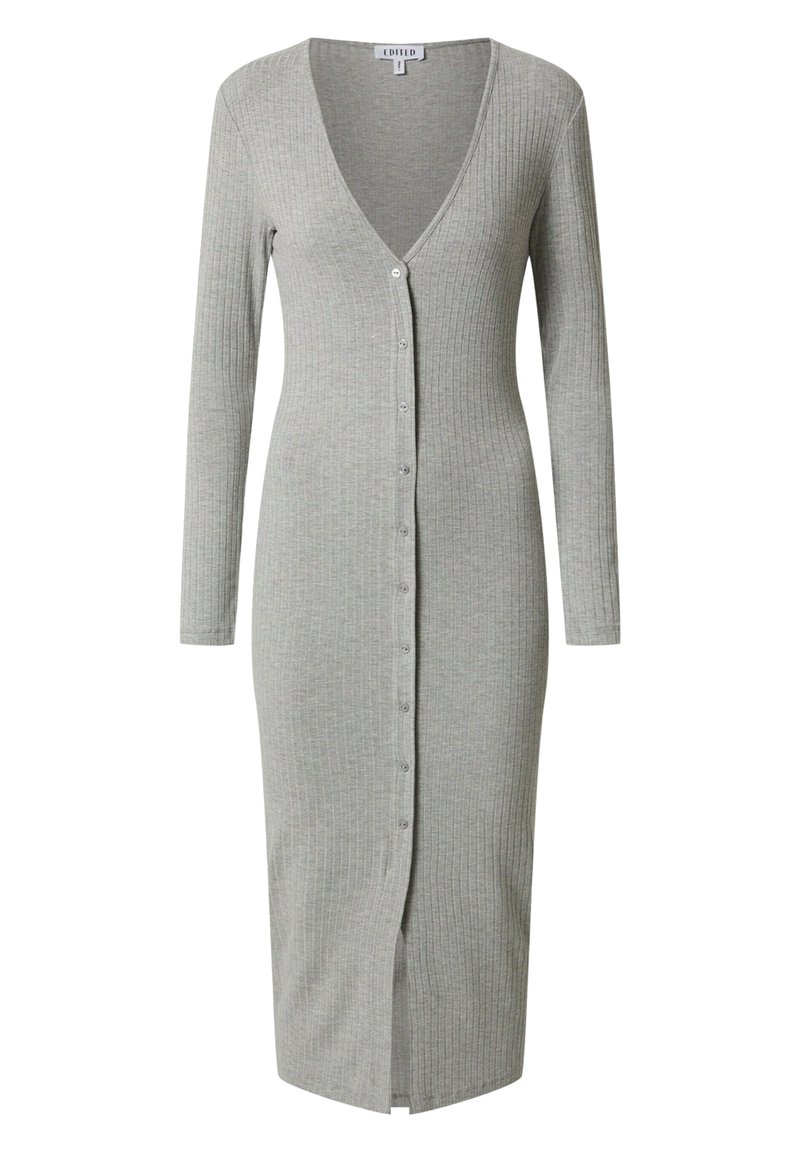 Graues, gestreiftes Langarmkleid mit tiefem V-Ausschnitt und durchgehender Knopfleiste, das am Saum einen seitlichen Schlitz für zusätzliche Details aufweist.