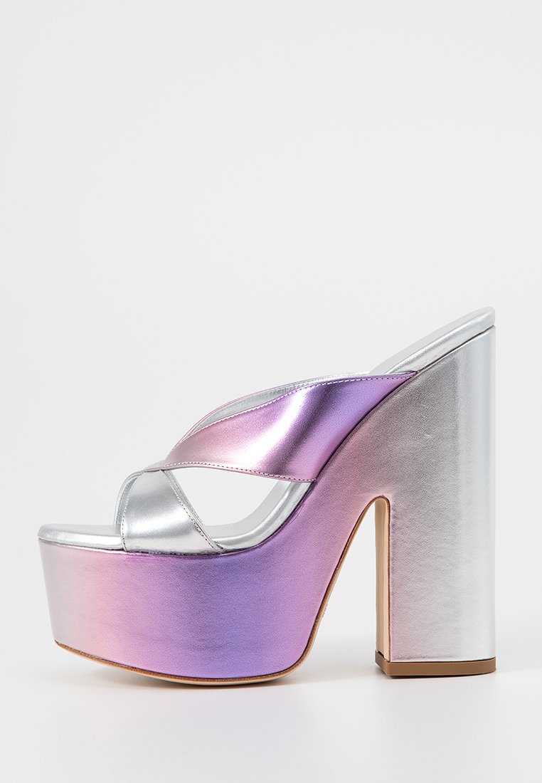 Stuart Weitzman Muiltjes met hak paars