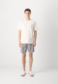 Mads Nørgaard SEA PRINT - Zwemshorts - deep well/vanilla ice
