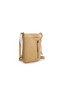 Sac à bandoulière en cuir tan, de forme rectangulaire slim, avec poche zippée à l'avant, sangle ajustable et texture lisse.
