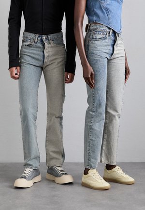 PANTS POCKETS UNISEX - Relaxed fit jeans - light blue