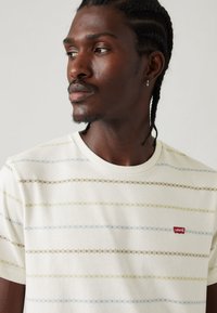 Levi's® ORIGINAL TEE - Pamata T-krekls - egret