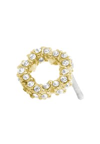 Boucle d'oreille circulaire dorée ornée de plusieurs strass transparents, présentant une surface texturée et un crochet fin à l'arrière pour la fermeture.