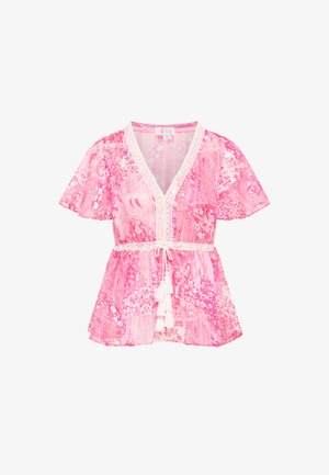 Blusa rosa con mangas de murciélago y patrón de paisley, escote en V, cintura con cordón y borde de encaje crema. Presenta detalles de borlas en el dobladillo.