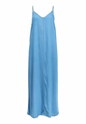 Vestido maxi de denim azul claro con finas tirantes y un escote ligeramente curvado, mostrado sobre un fondo blanco.