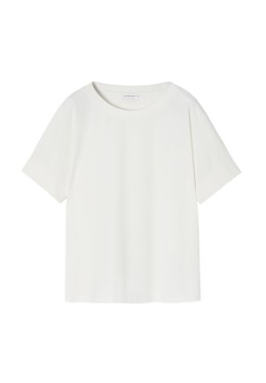 T-shirt bianco a maniche corte con scollo rotondo, realizzato in un tessuto leggero e liscio. Presenta delle maniche arrotolate e una vestibilità morbida.