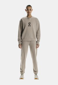 On CLUB CREW - Sweatshirt - desert