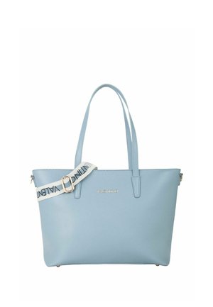 Sac cabas Valentino bleu clair avec deux poignées et une bandoulière blanche détachable ornée du texte Valentino en noir.