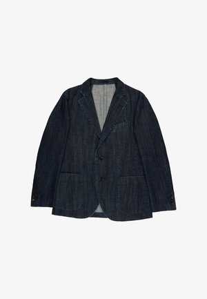 Blazer pour homme en denim foncé avec revers crantés, deux poches plaquées à l'avant, deux boutons et poignets à trois boutons, posé à plat sur fond blanc.