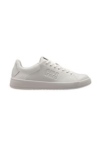 Zapatillas de cuero blanco con textura lisa, que cuentan con un logotipo elevado en el costado, puntera redonda y suela de goma plana. Cierre clásico con cordones.